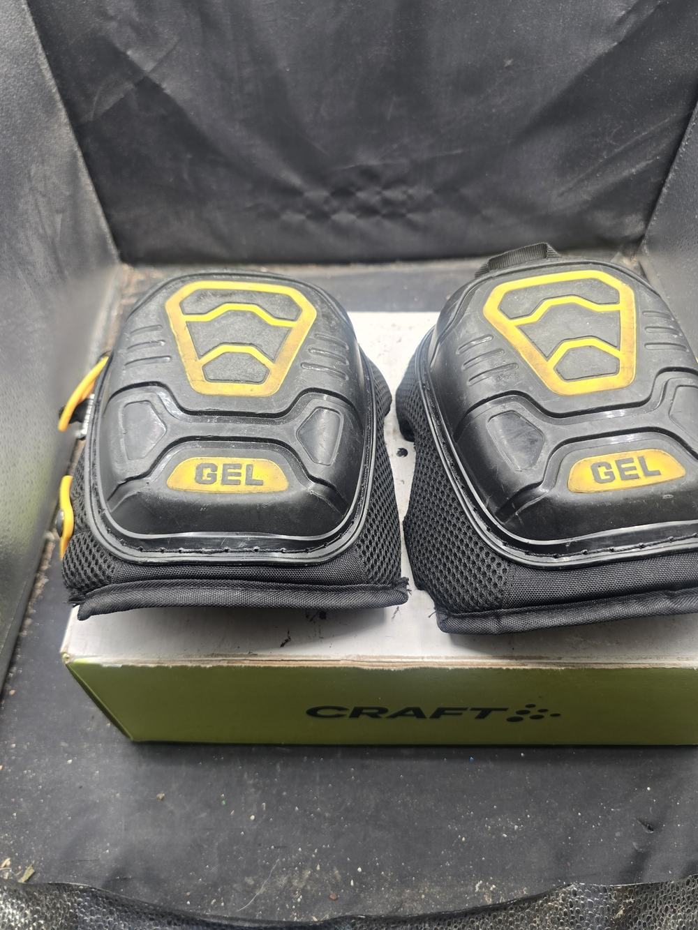 Craft Gel Knee Pads for Men - Black and Yellow Protective Pads